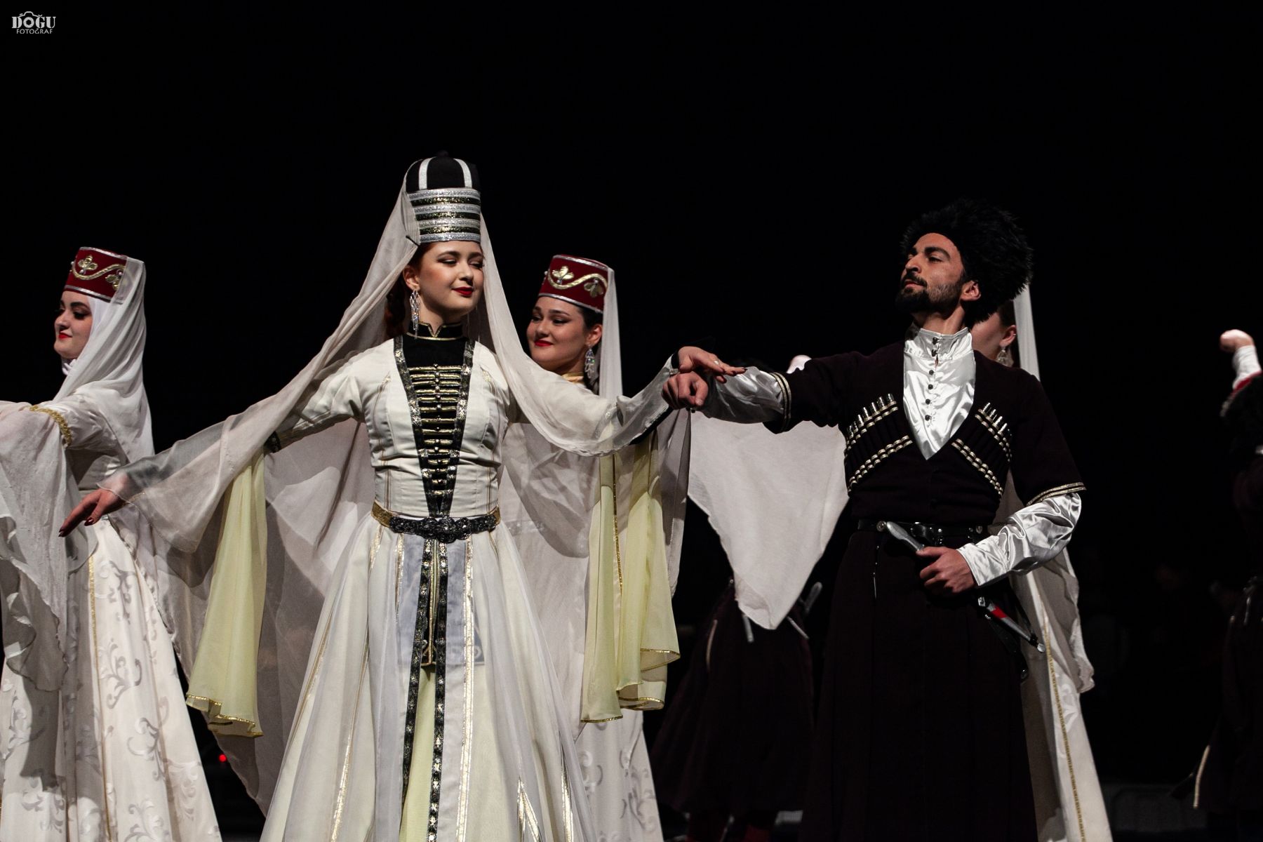 AŞEMEZ VE ELBRUZ’DAN ANKARA’DA MUHTEŞEM GECE